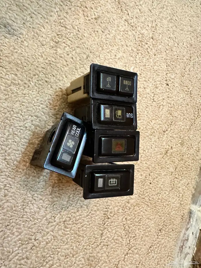 يد النور  والغمازات  المسحات صالون 90 97 7