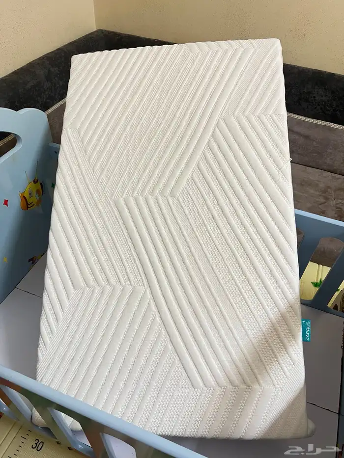 اغراض مطبخ و سرير أطفال و دفاية للبيع 8