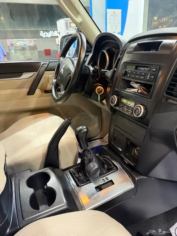 للبيع باجيرو قير عادي مكينه3800 12