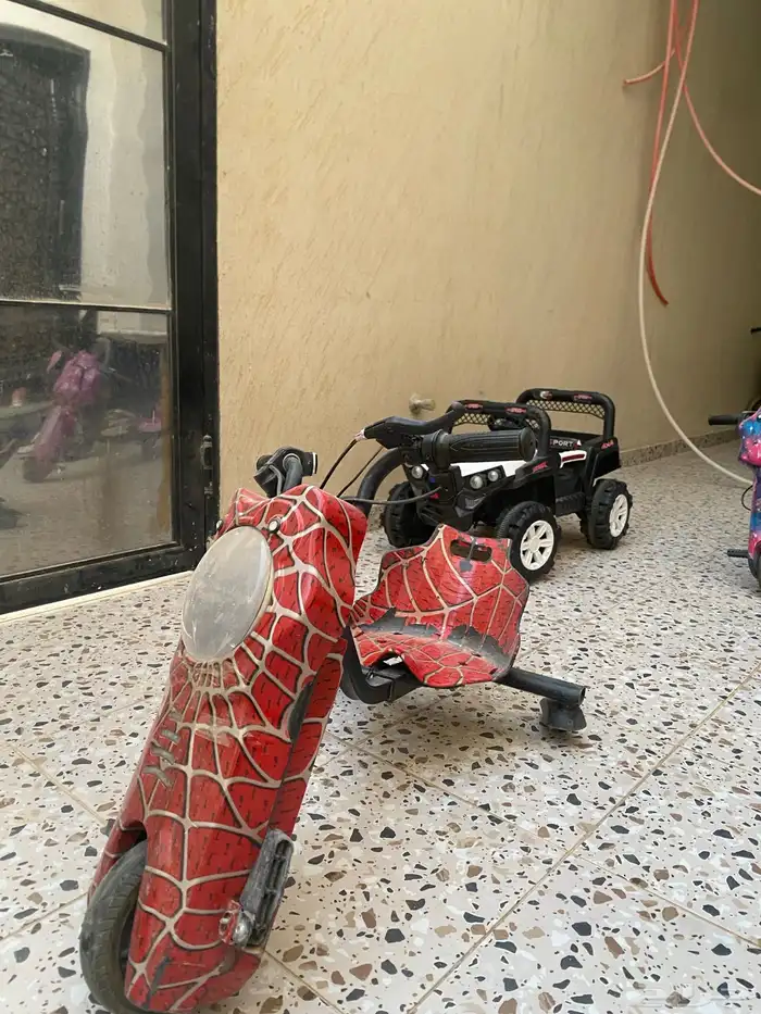 اربع سكوترات بحاله ممتازه وسياره اطفال 2