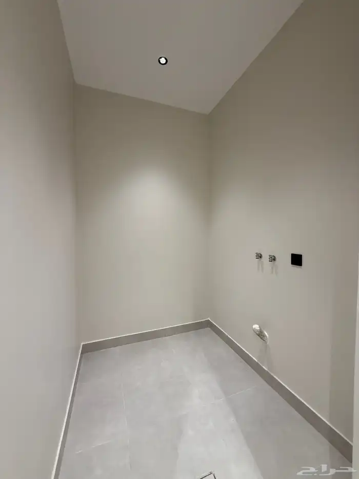 للبيع شقق ارضيه وشقق علويه ف ابها المحاله حي الزهور 29