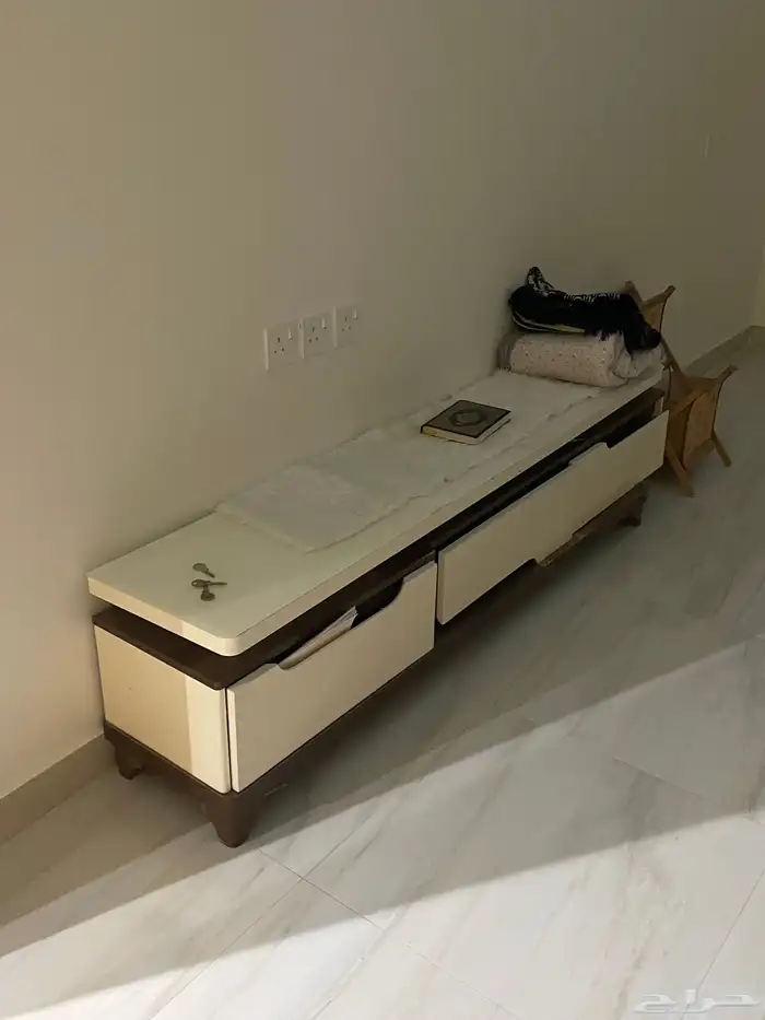 كنب للبيع وطاوله 3