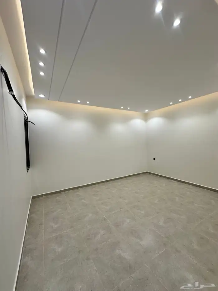 للبيع شقق علويه بحى الضيافه خميس مشيط 12