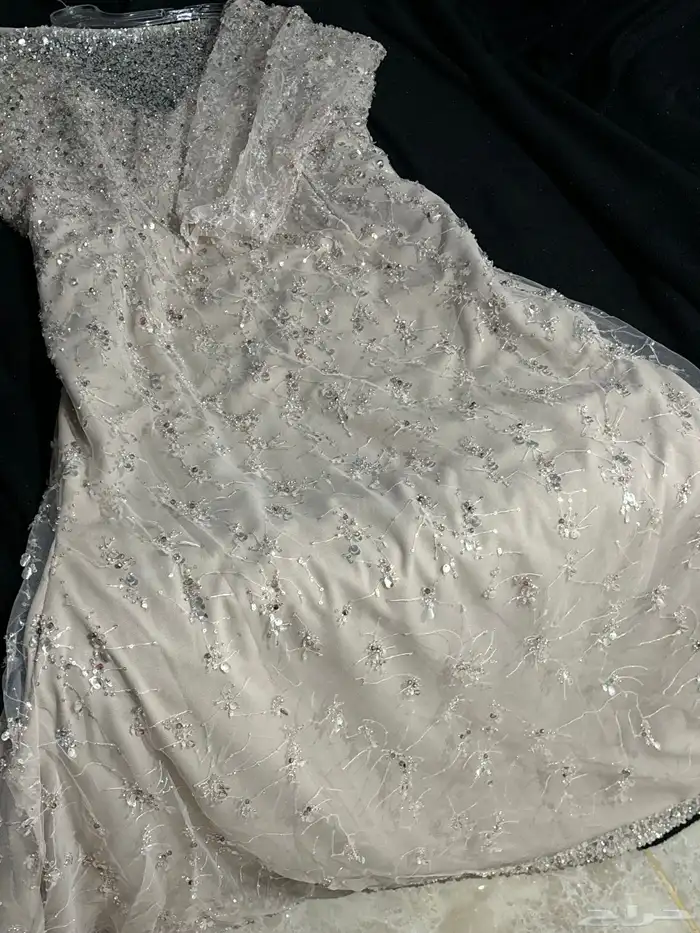 فستان أعراس تصميم خاص المقاس 2x ملبوس مرا واحده فقط 1