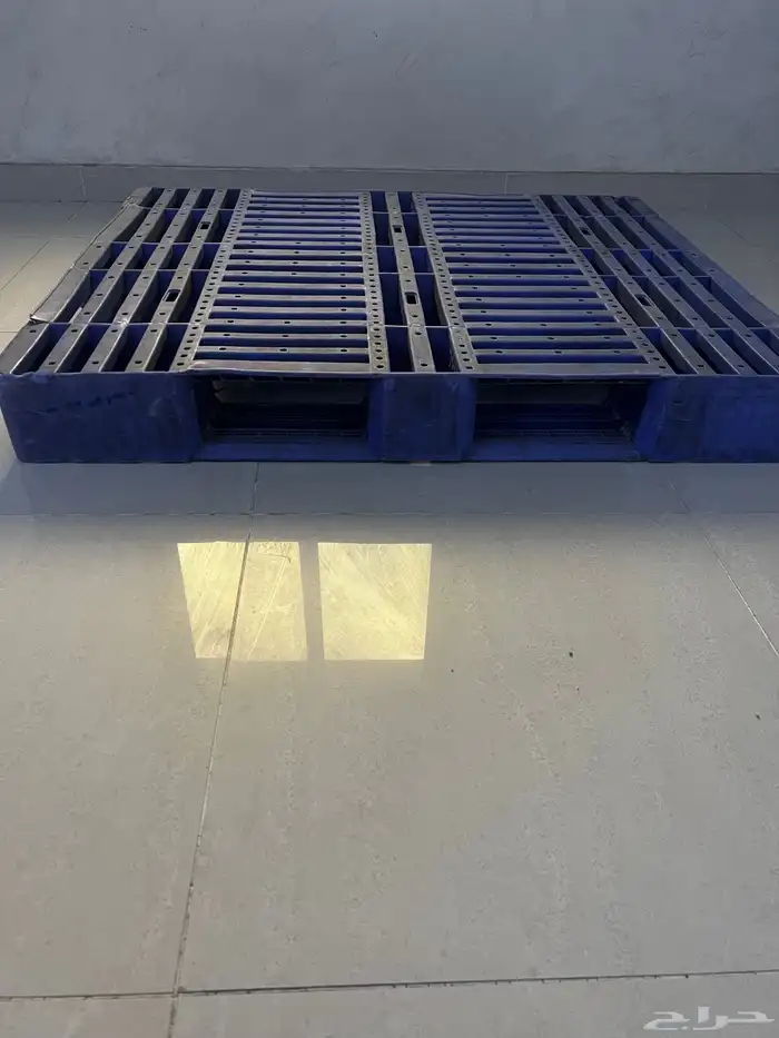 طبلية بلاستيك مقاس كبير اللون ازرق مع دبة مويه 1