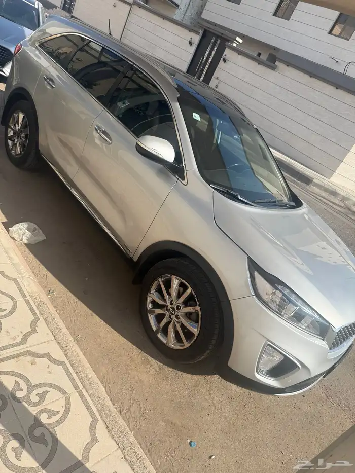 كيا سيورنتو 4