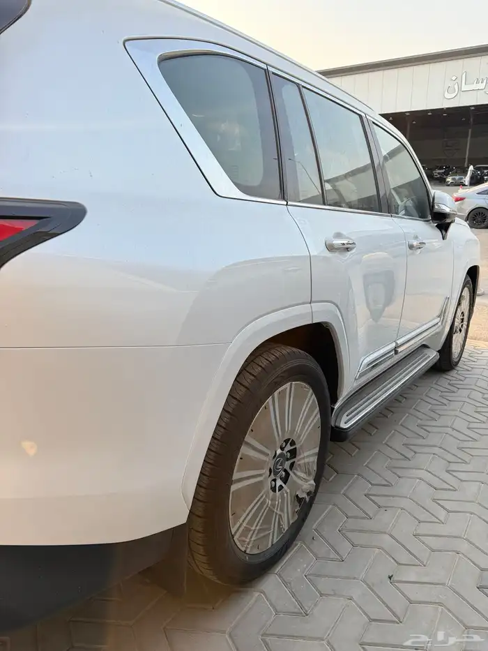 لكزس (2025-BB-LX)فل كامل عبداللطيف 13