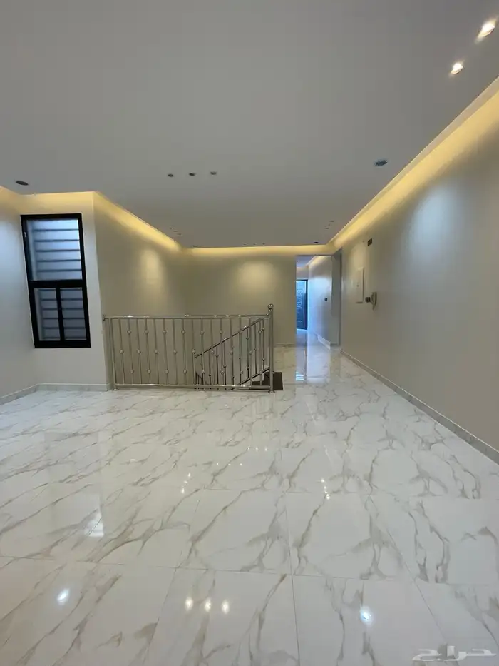 للبيع فيلا دورين وملحق من 750 الف مخطط 6 حى النور 33