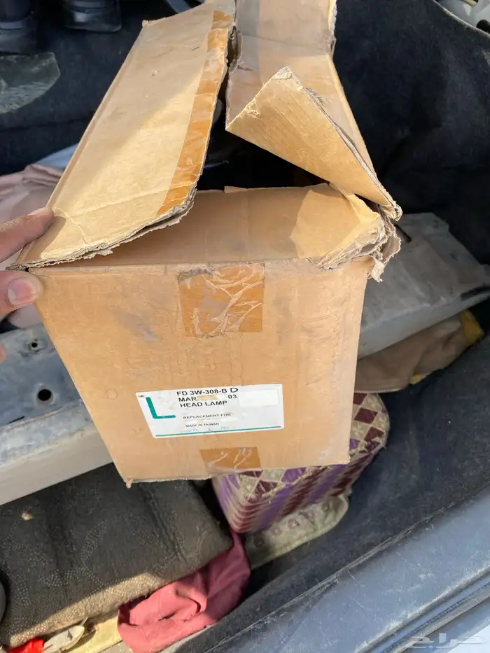 للبيع شمعه فورد مارودر 4