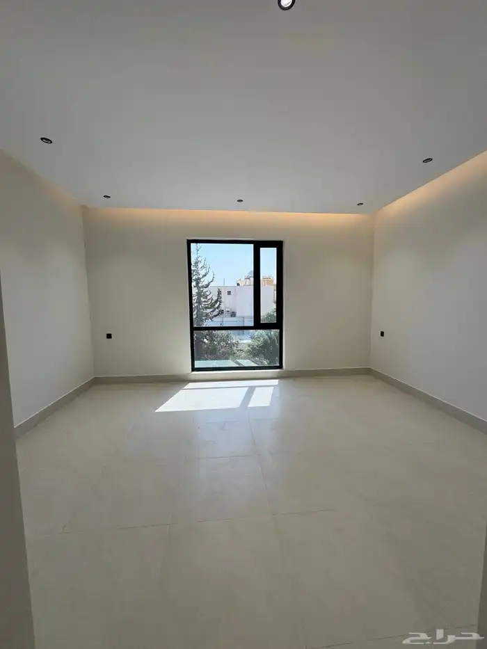 للبيع شقق تمليك علوي مع ملحق خاص خميس مشيط حي الحسام 3