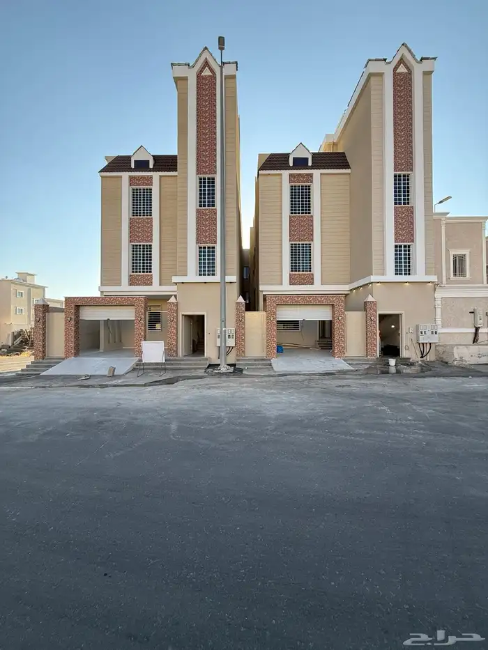 للبيع شقق ارضيه وعلويه بسعر صيدة ع برحه وسيعه بشمال الخميس 1