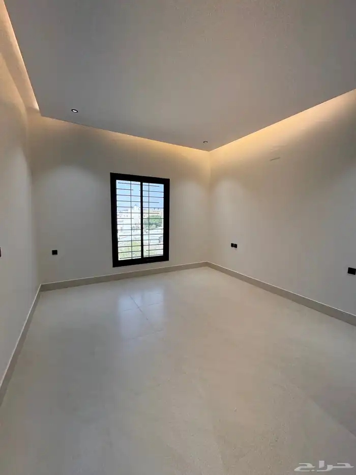 للبيع شقق تمليك علوي مع ملحق خاص خميس مشيط حي الحسام 15