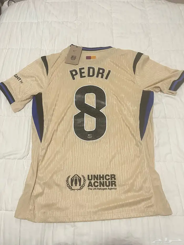 تيشيرت برشلونة نسخة اللاعبين معى اسم بيدري 1