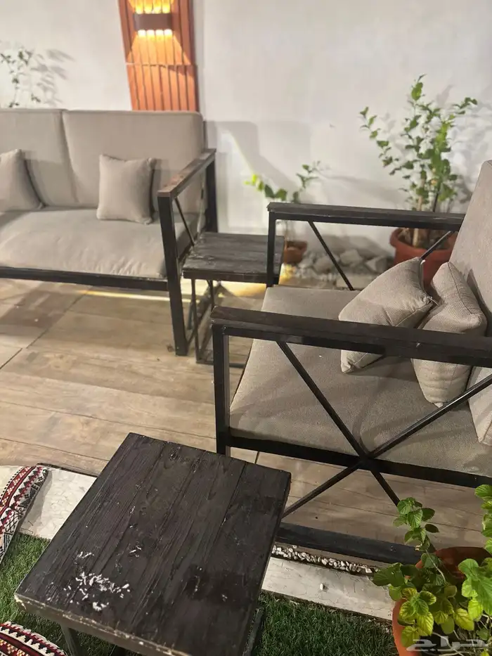 كراسي حديد 1