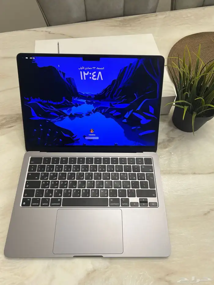 للبيع ماك بوك اير m2 2022 تم شرائه من stc 3