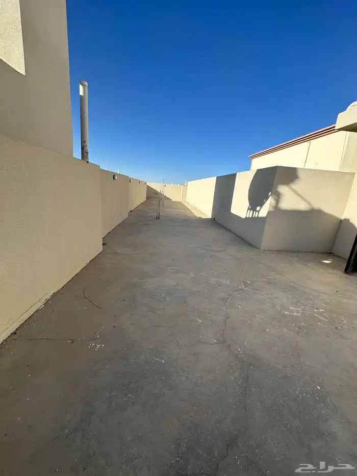 للبيع شقق علوية بسعر مناسب جدا بجوار المدارس حي الموسي 18