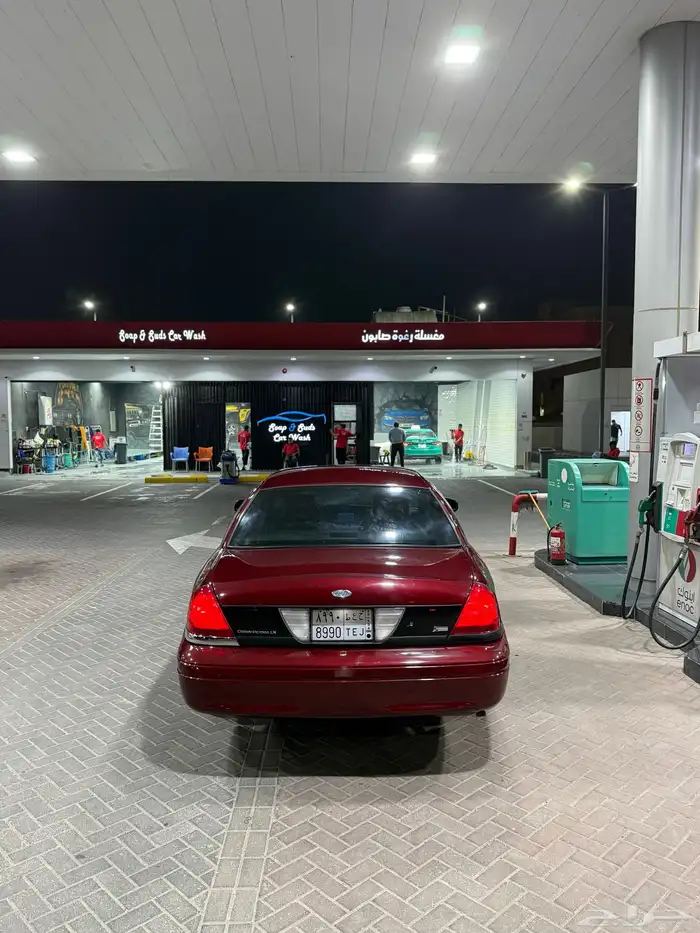 فورد كراون فكتوريا 2011 25