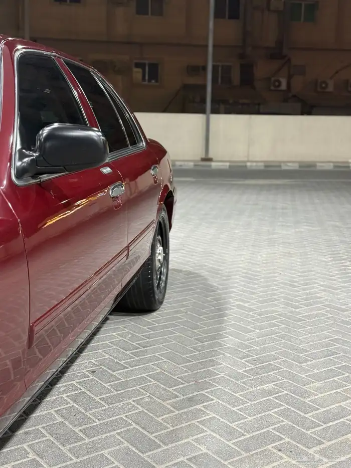 فورد كراون فكتوريا 2011 4