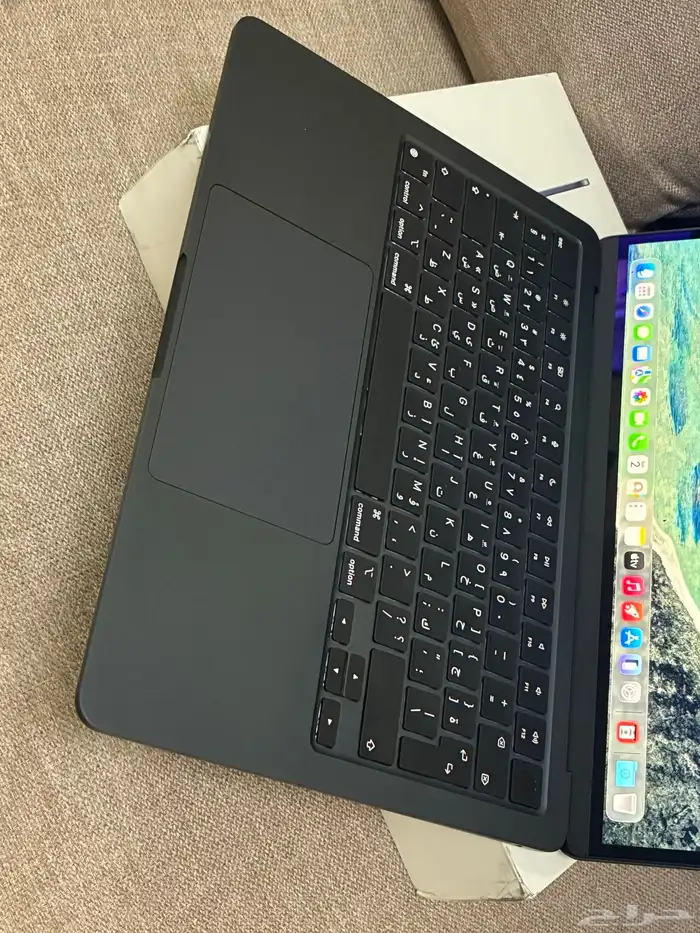 لابتوب ابل ماك بوك آير M2 الرام 16 شبه جديد استخدام مرتين 6