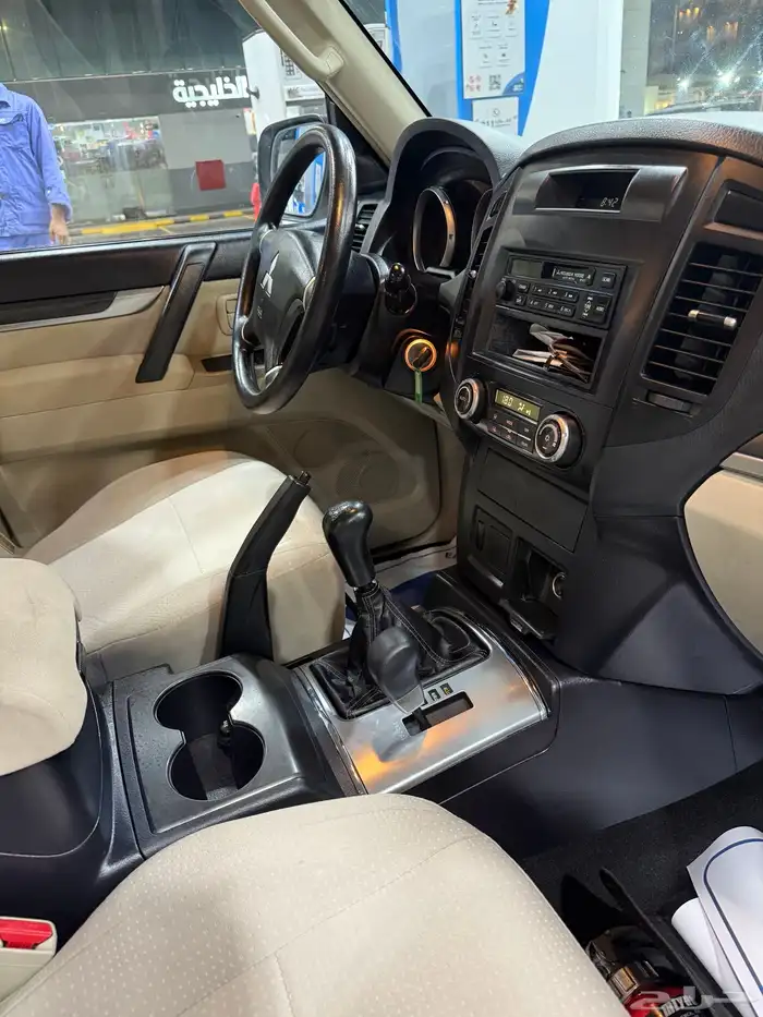 للبيع باجيرو قير عادي مكينه3800 11