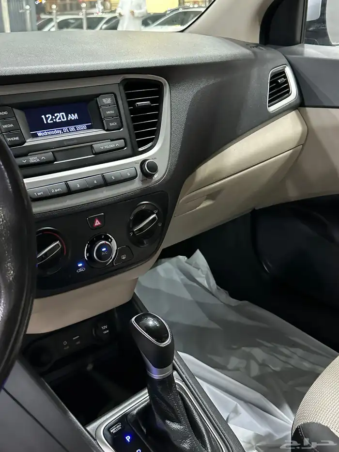 اكسنت 2020 فضي محرك 1.6 لدى معرض(عبيد الرشيدي) 20