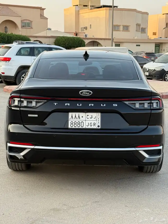 فورد توروس 2023 برقم مميز 4