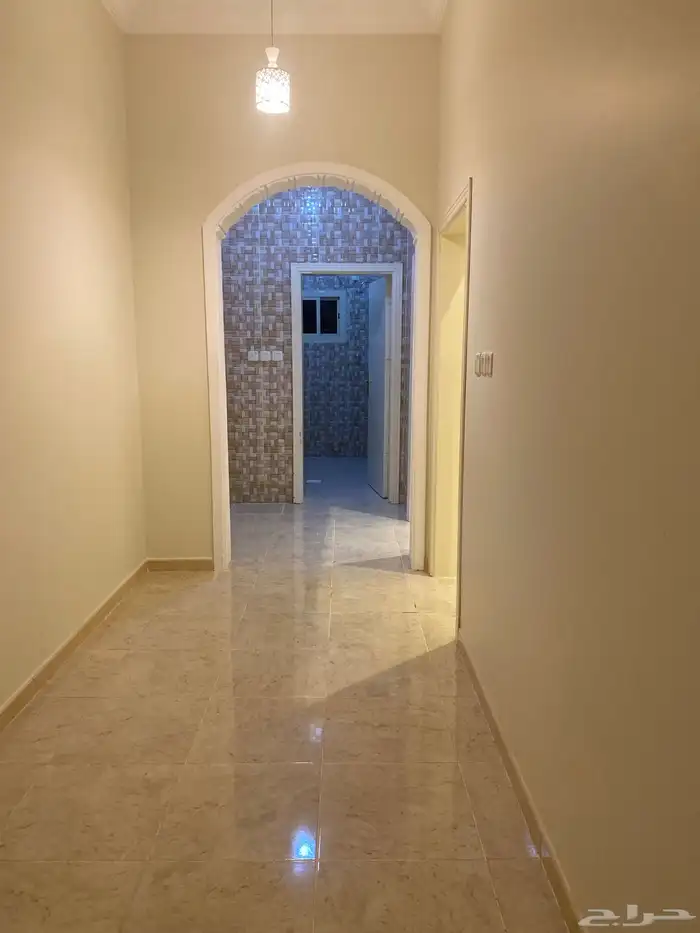 شقة مفروشة غرفتين وبوفيه وحمام وسط حي الحمدانية 3