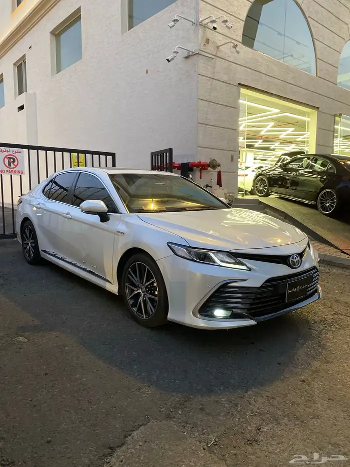 تويوتا كامري GLE 1