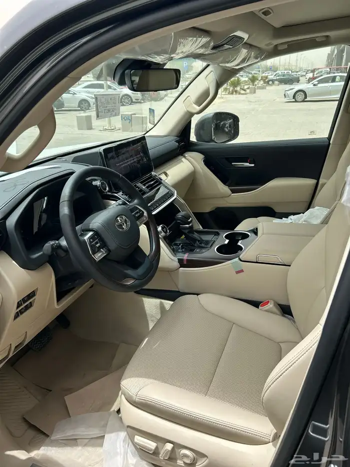 تويوتا  لاندكروزر GXR-4 بنزين 2025 اسود 325500 شامل الضريبة 4