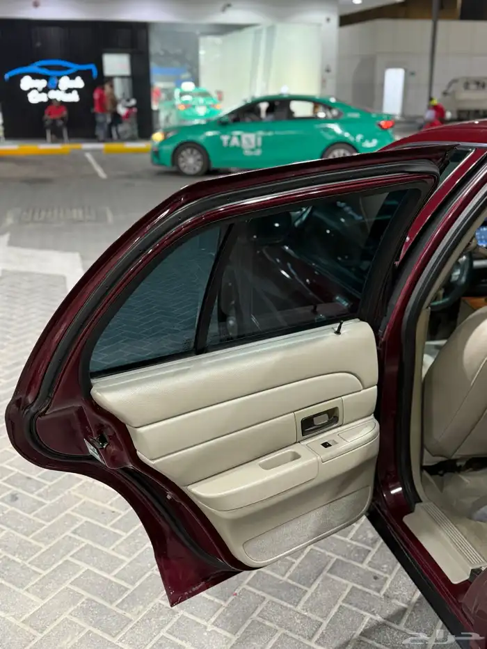 فورد كراون فكتوريا 2011 14