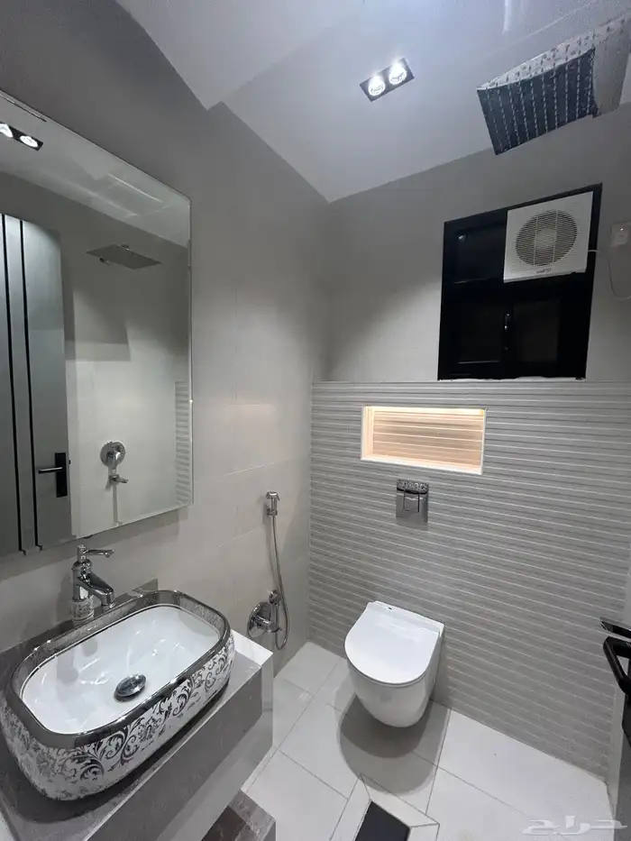 للبيع شقق ارضية و علوية تشطيب VIP بحي المعارض خميس مشيط 16