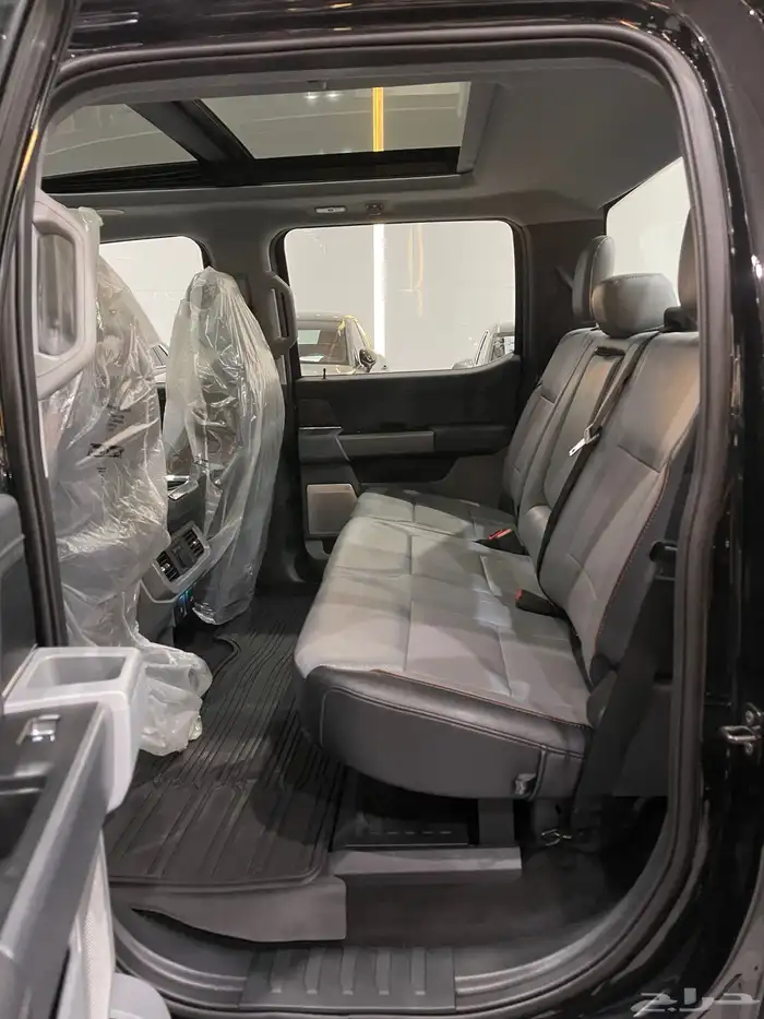 فورد f150  LARIAT جديد 2024 8