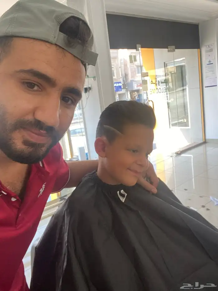 حلاق من تونس موجود في الخبر 6