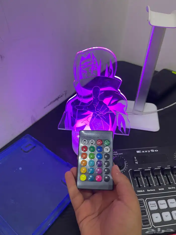 طاوله جديده ومعها ثنتين انا ره وحده تحكم عن ريموت وحده تحك 5