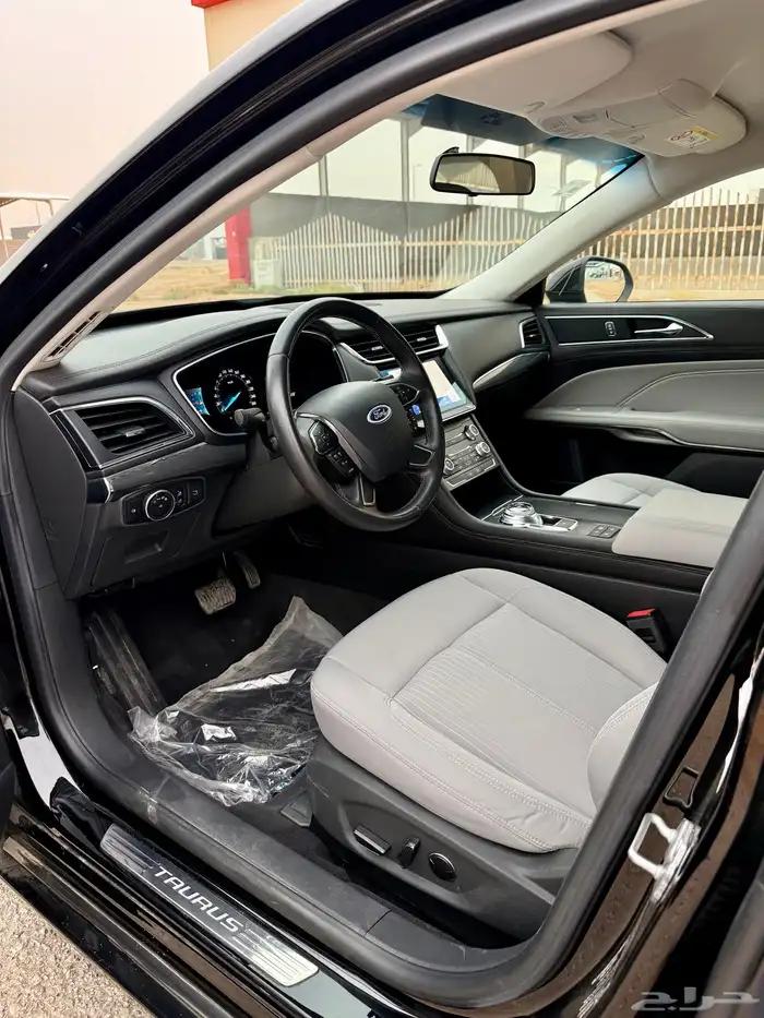 فورد تورس 2022 ستاندر 10