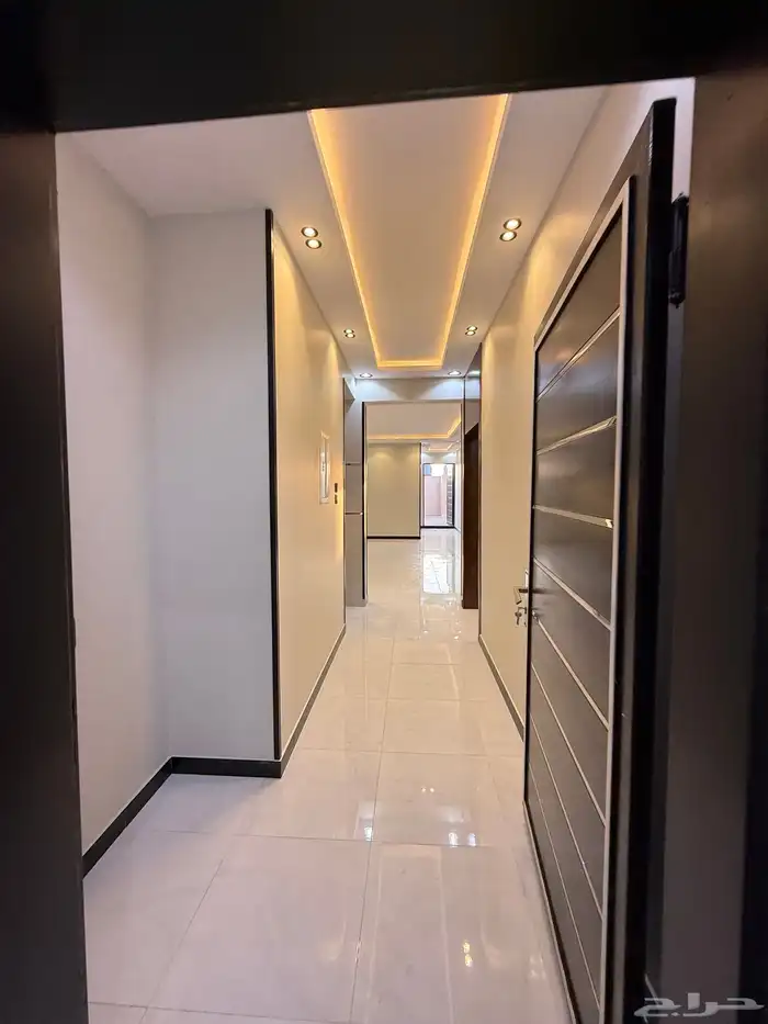 للبيع روف علوي بموقع مميز ومكتمل الخدمات بالموسى خميس مشيط 23