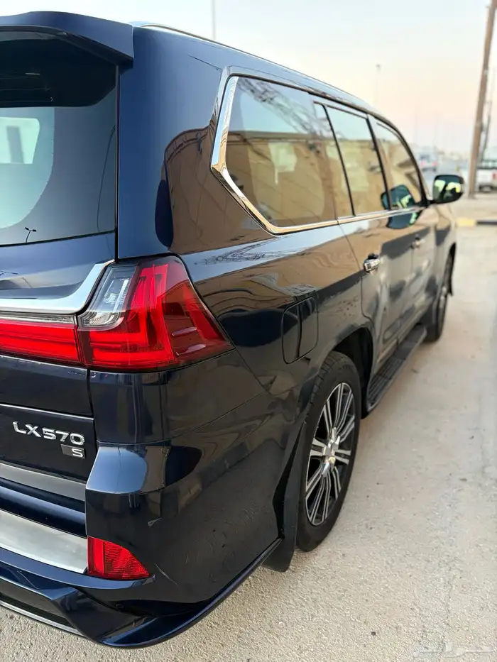 سياره لكزس للبيع 1