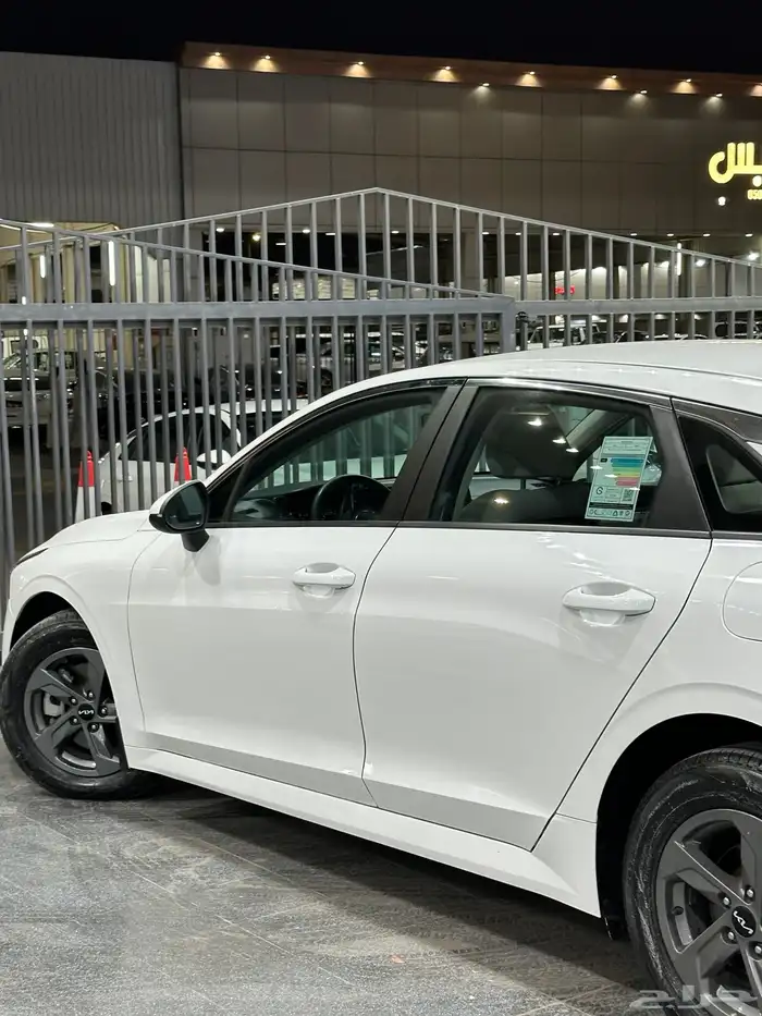 كيا K5 ستاندر 2022 لدى معرض(عبيد الرشيدي) 7