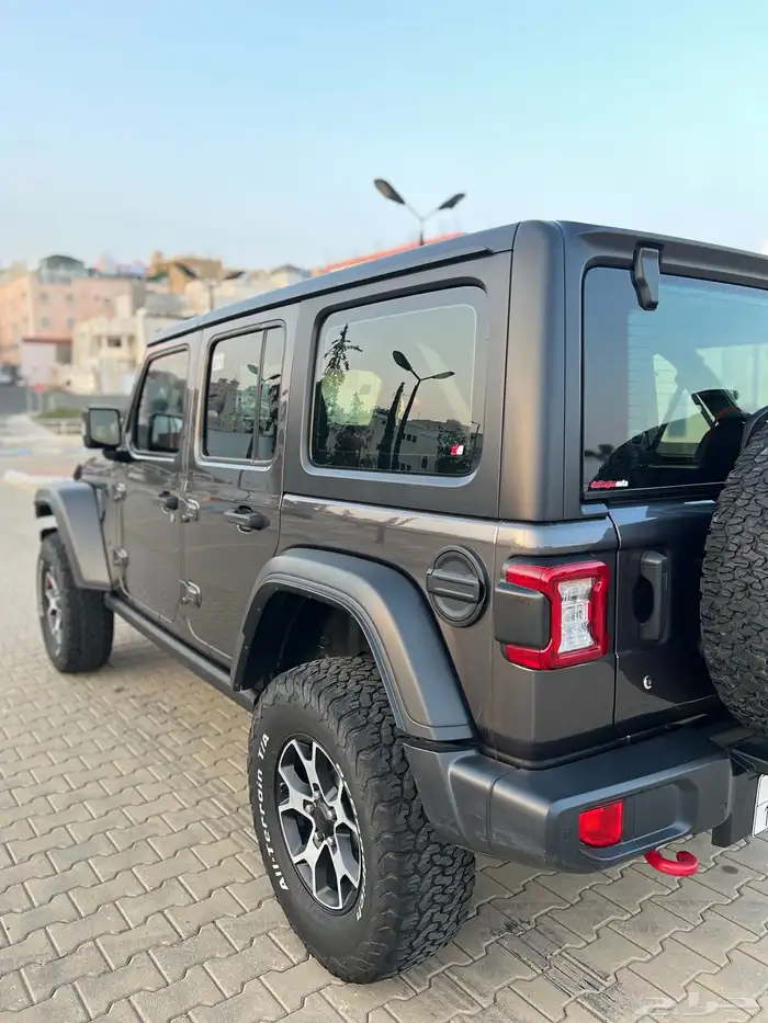 جيب لانجلر روبيكون اعلى فئه 6سرندر لون رصاصي غامق بدي بلد 7