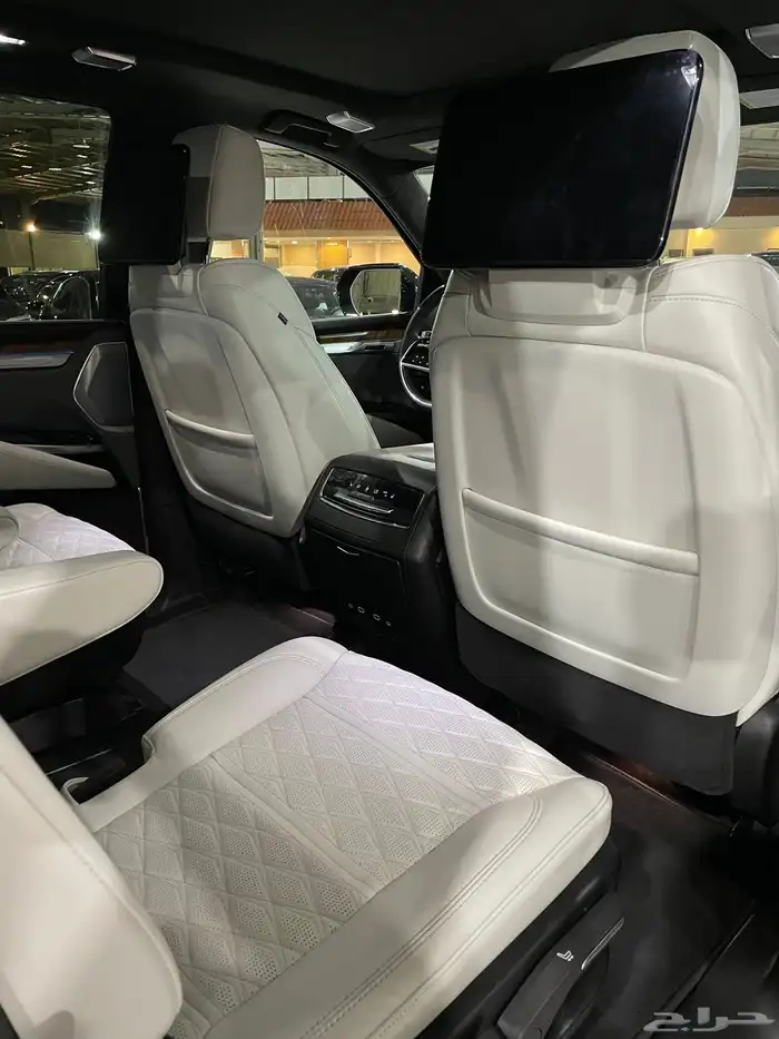 كاديلاك اسكاليد 2025 بلاتينيوم عداد (6 الاف) قمه بالنظافه 19