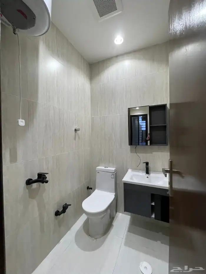 للبيع شقق ارضيه وشقق علويه من 430 الف حى المصيف 16