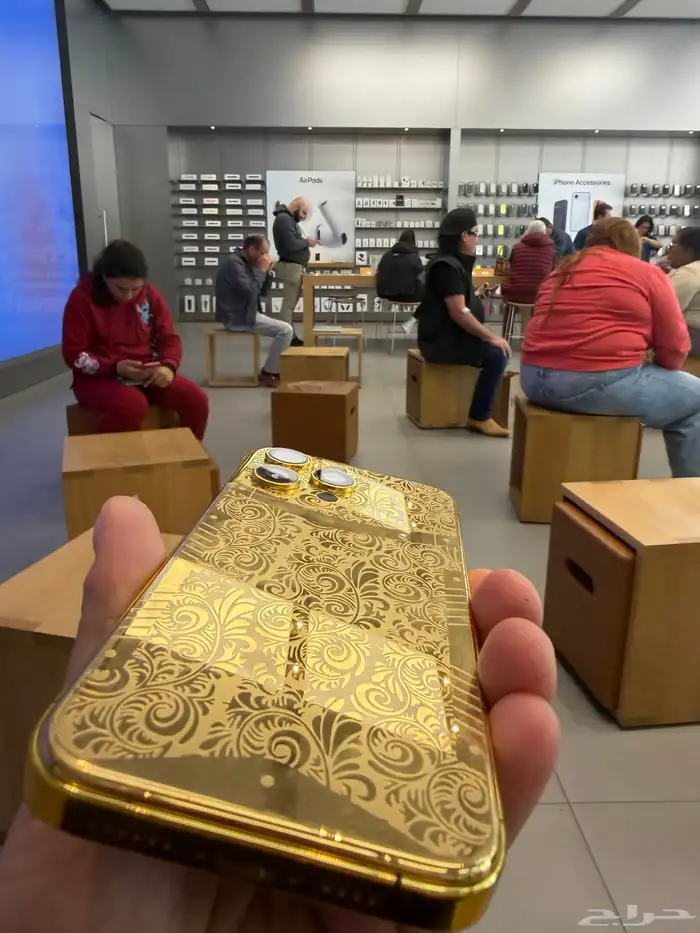 جوال iphone برو ماكس مطلي بالذهب عيار 24 قراط 1