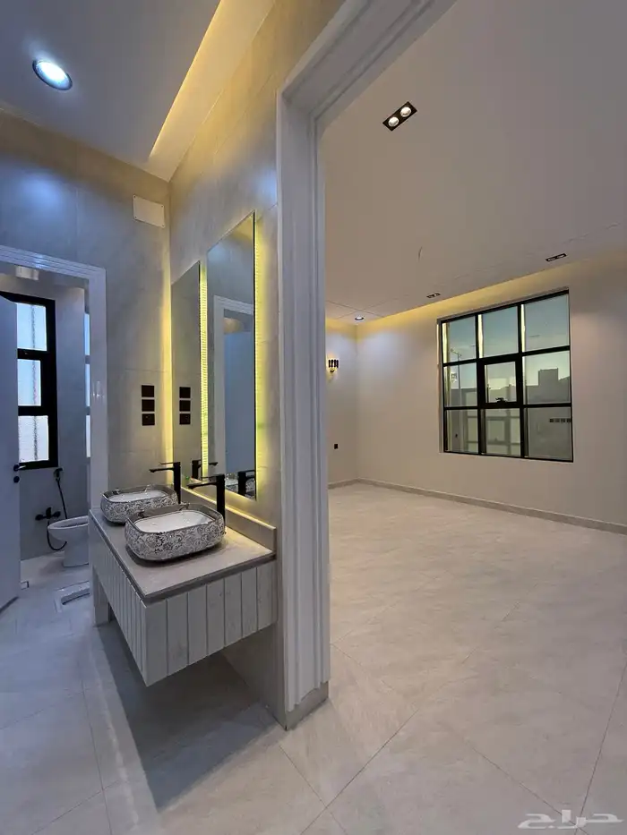 روف علوي مع ملحق 9 غرف بتصميم مودر قرب ح الراقي-بسعر 670الف 0