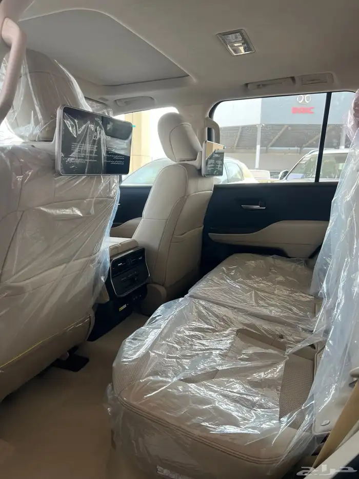 تويوتا لاند كروزر GXR L5 بريمي 2025 فل كامل 7