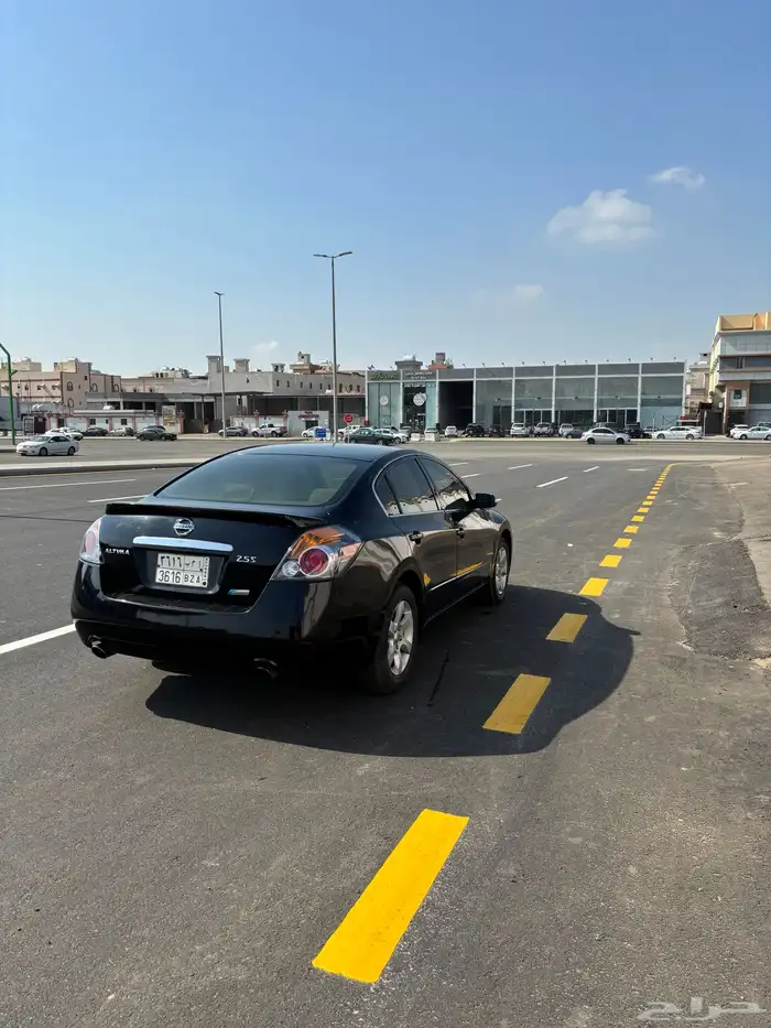 التيما للبيع 2009 نظيييف او البدل المناسب سياره عائليه 8