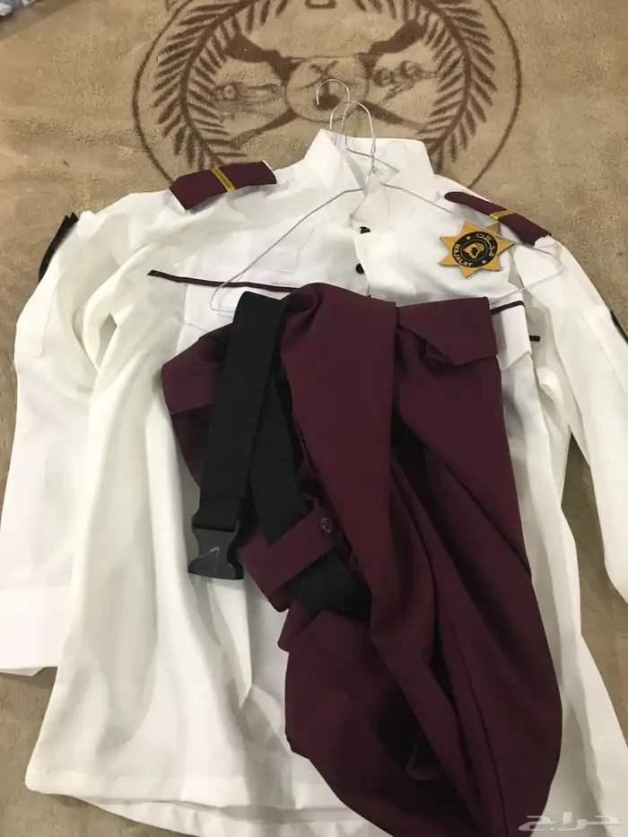 بدله الجديد حارس امن ونظيف جدا 0