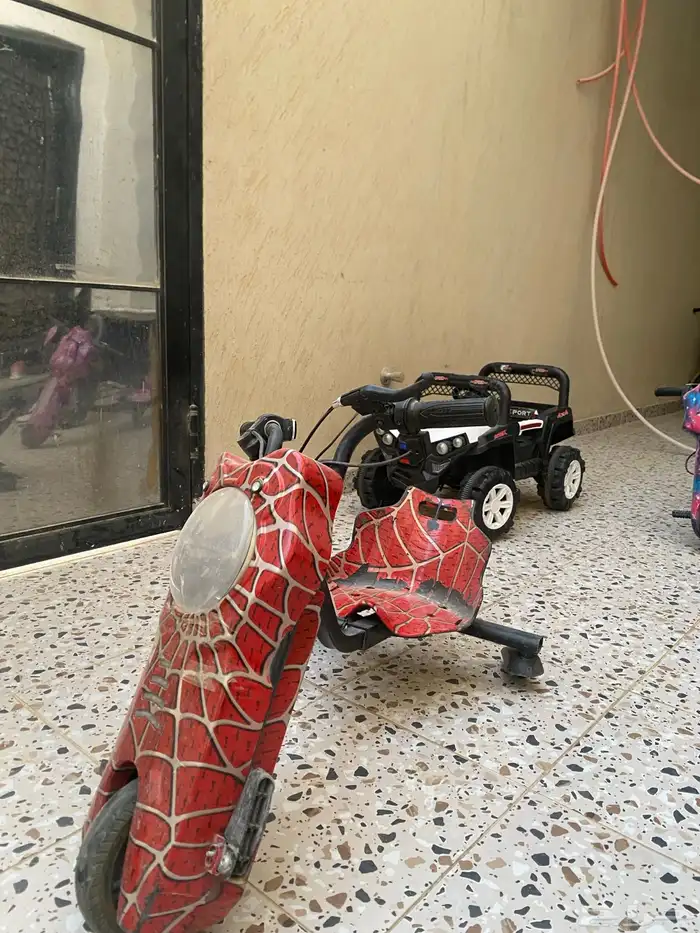 اربع سكوترات بحاله ممتازه وسياره اطفال 3