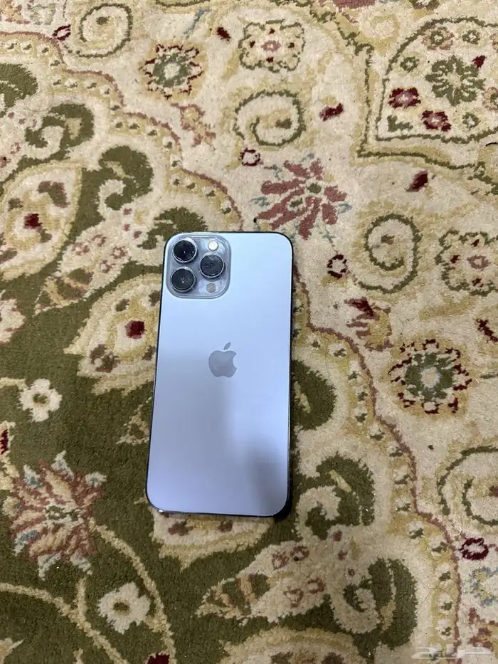 جوال ايفون الجوال جديد مافيه عيب الا شي بسيط شعر في الشاشه 2