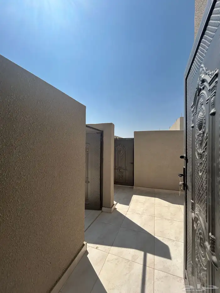 للبيع شقق ارضية و علوية تشطيب VIP بحي المعارض خميس مشيط 19