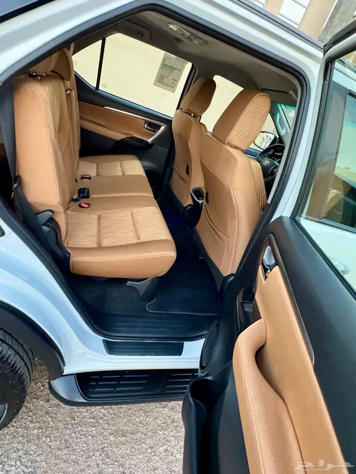 جيب فورشنر 2023 V6 11